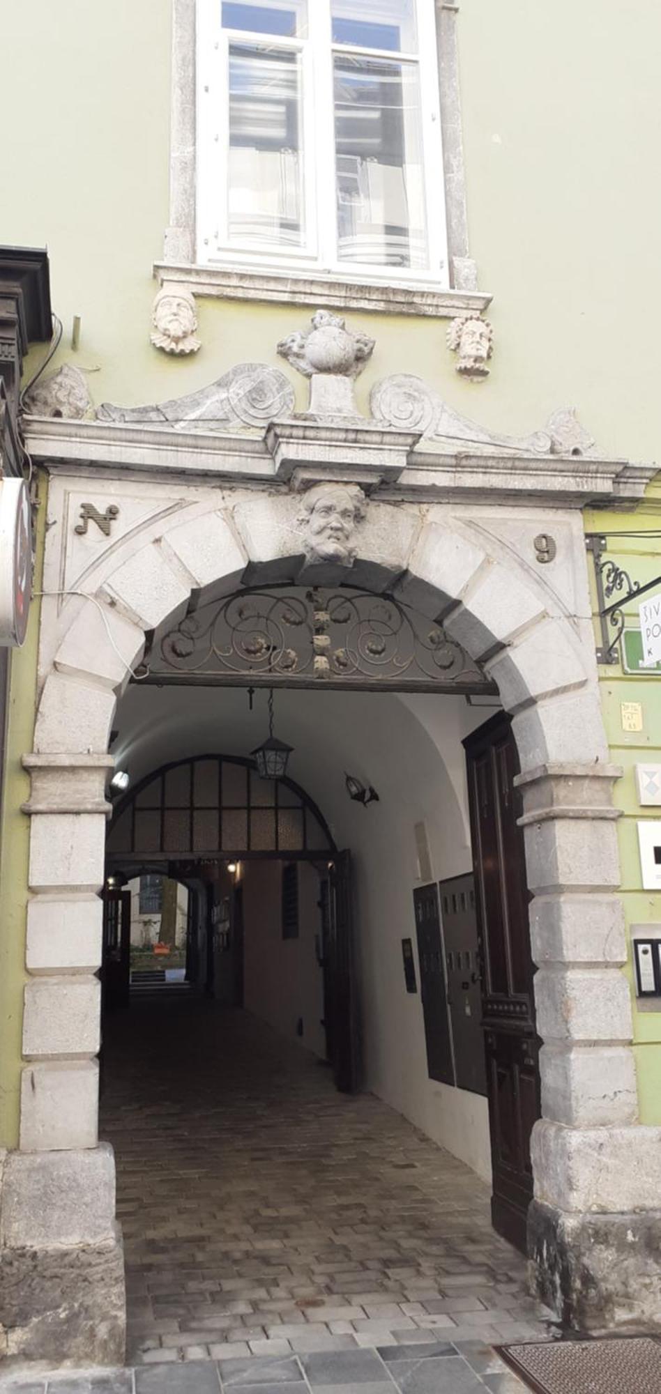 Lovely Old City-Center Apartment Любляна Екстериор снимка